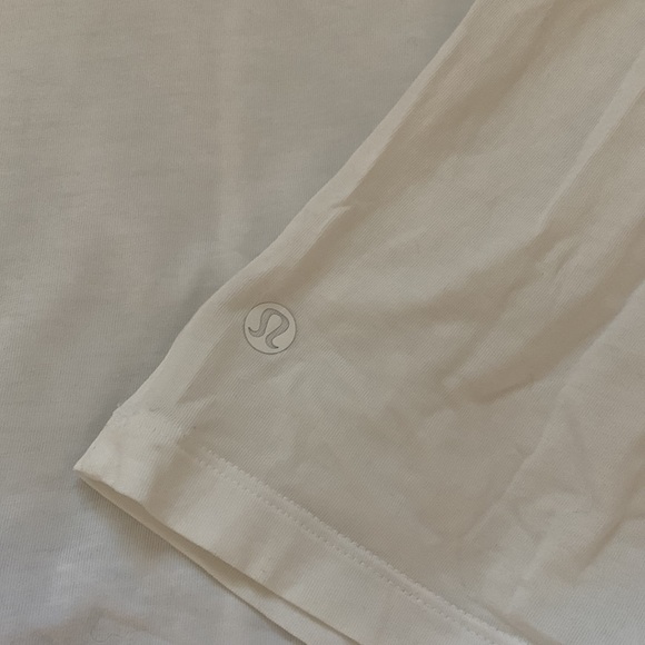 Lululemon boyfriend tees - Picture 5 of 8